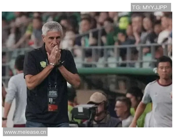 国安队员昨晚齐聚塞蒂恩住处送别情深意重温暖时刻