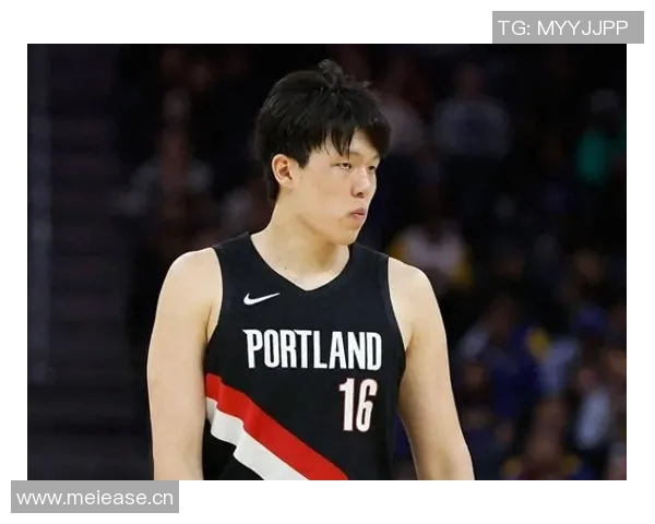 杨瀚森连续三场未能上场比赛仍在替补席上等待机会 杨瀚森连续三场未能上场比赛仍在替补席上等待机会