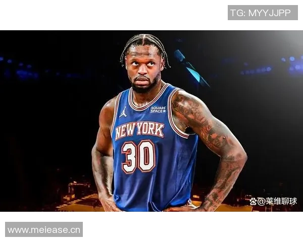 兰德尔半场表现抢眼9中5砍下15分9篮板10助攻接近三双成球队关键力量