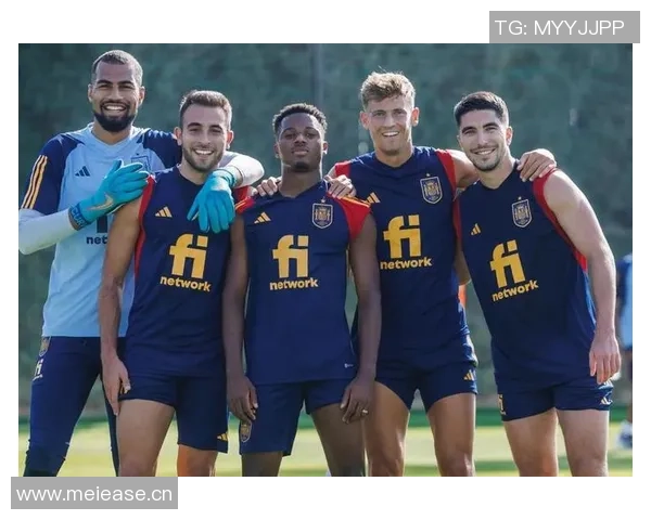 罗伯特桑切斯与库库雷利亚今日重返训练场状态回暖