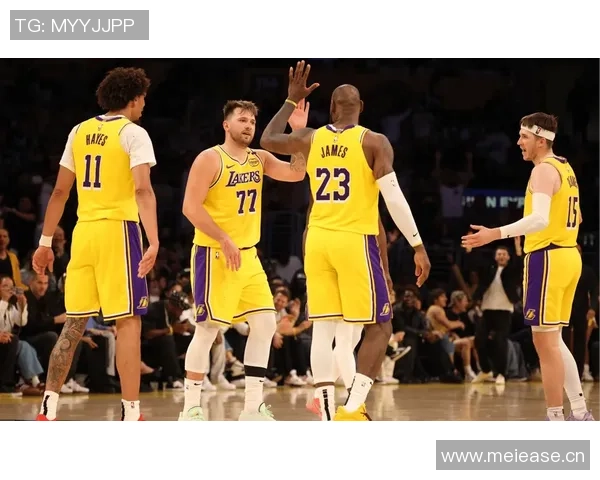 湖人新赛季战绩喜人七套首发阵容助力老詹缺阵仍能赢球