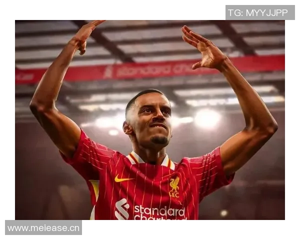 迪福分析认为埃基蒂克更适合担任红军9号位超越伊萨克