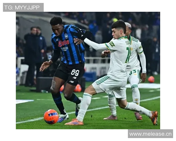 亚特兰大与罗马比赛中边裁遭鞭炮炸伤幸好无大碍