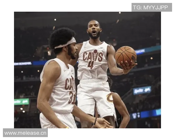 阿伦轻松发挥12投7中贡献20分7篮板2助攻1抢断展现出色状态 阿伦轻松发挥12投7中贡献20分7篮板2助攻1抢断展现出色状态